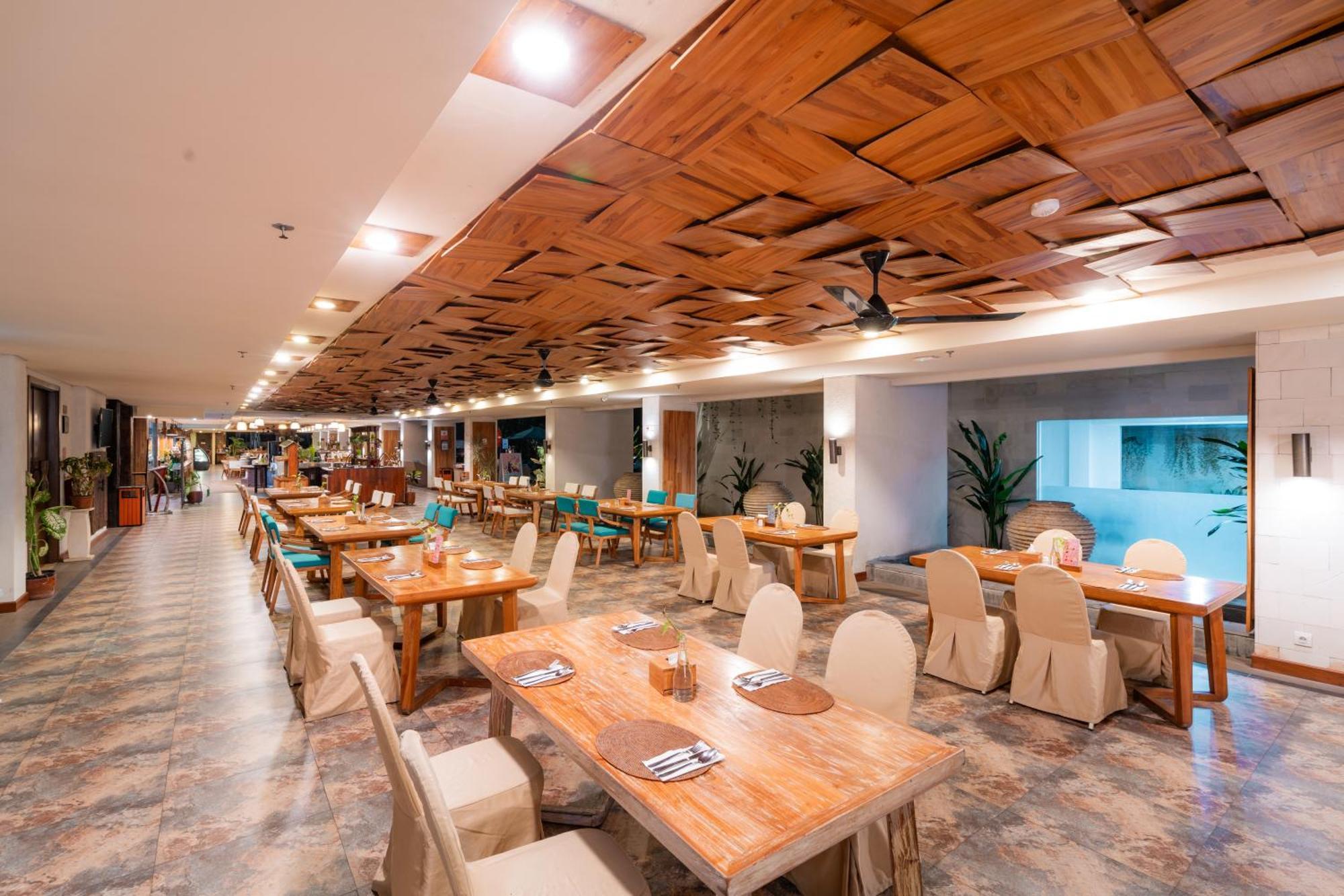 Jimbaran Bay Beach Resort And Spa By Prabhu Exterior photo