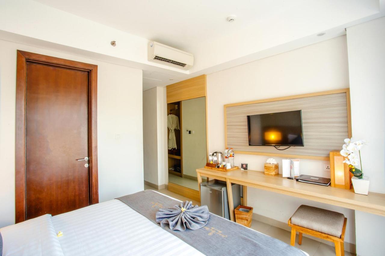 Jimbaran Bay Beach Resort And Spa By Prabhu Exterior photo